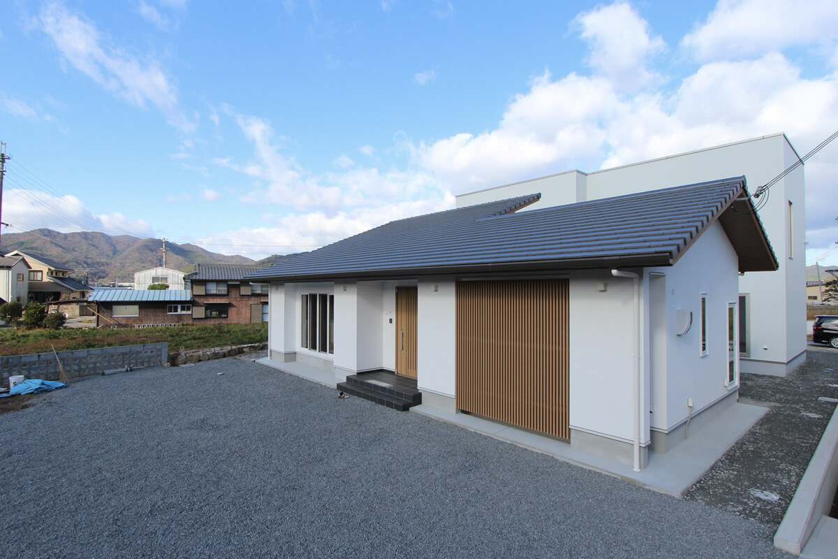 富吉南町の2×4工法による広い土地を活かした機能性やデザインを突き詰めた家（2017年12月）