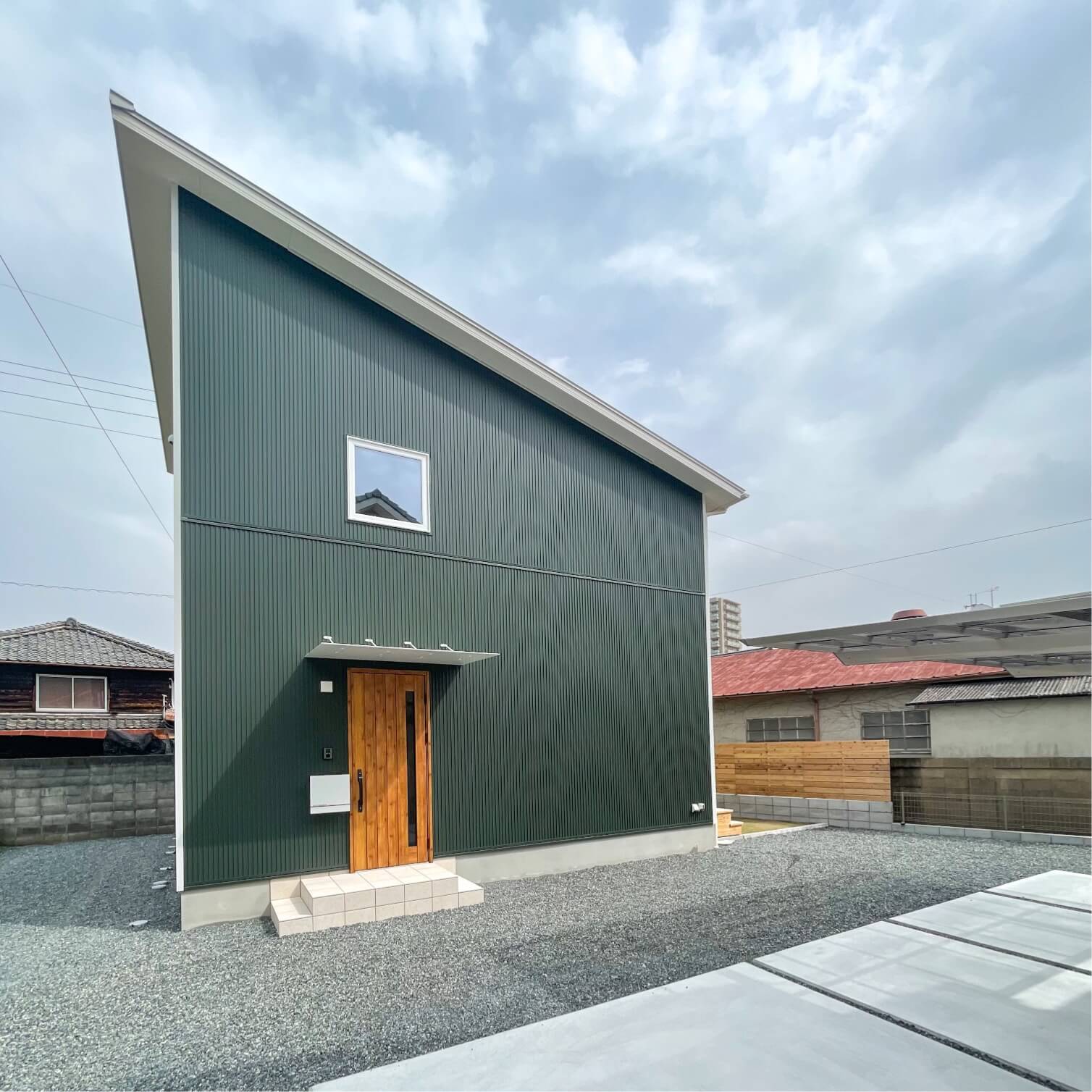 高田井町の2×4工法によるデザインが特徴的な32坪の家（2021年3月）
